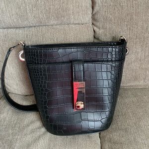 GUESS purse, Great condition, never used.